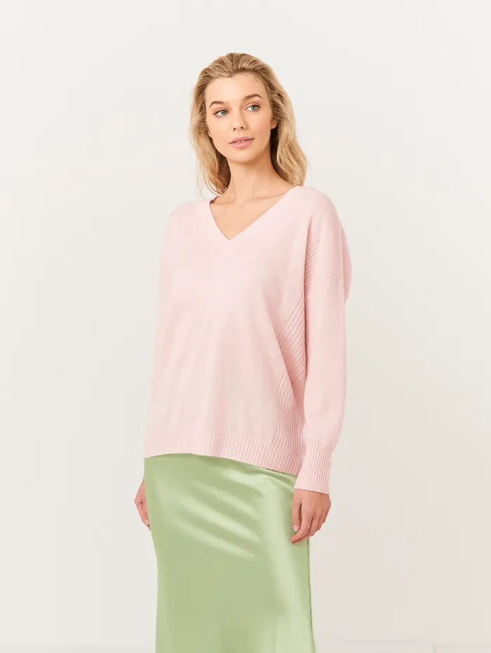 Brodie Cashmere T Side Rib V Neck Cherry Blossom