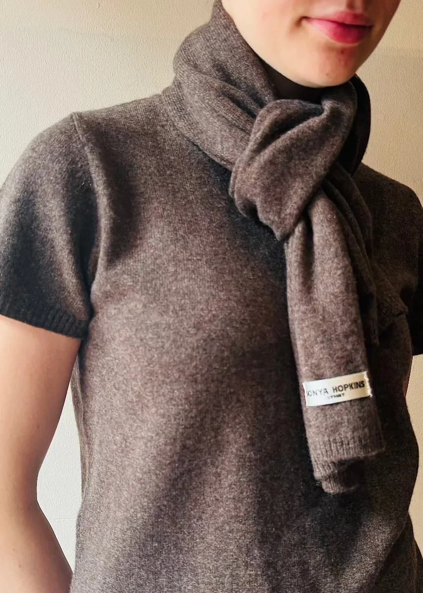 Cashmere tiny t in Woodland Brown