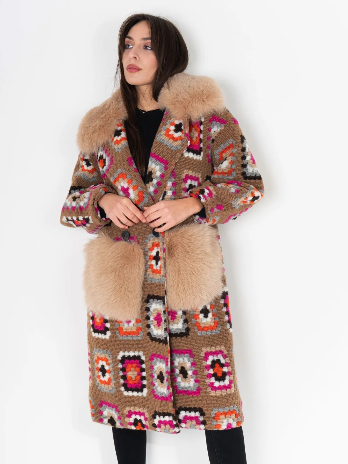 Coat fox Pockets And Neck Crochet Brown