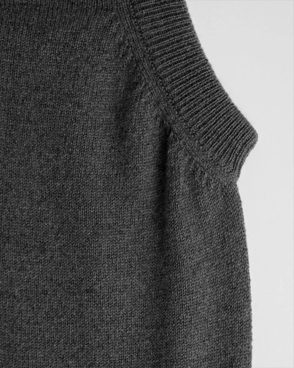 Derby Grey V-Neck Cashmere Slipover